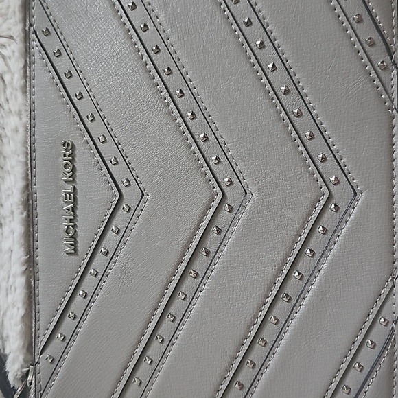 Nwt Micheal Kors clutch wrislet - Picture 3 of 8